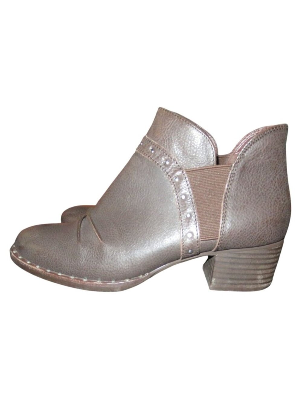 Earth Delrio Brown Distressed Leather studded Ankle Booties memory foam footbed